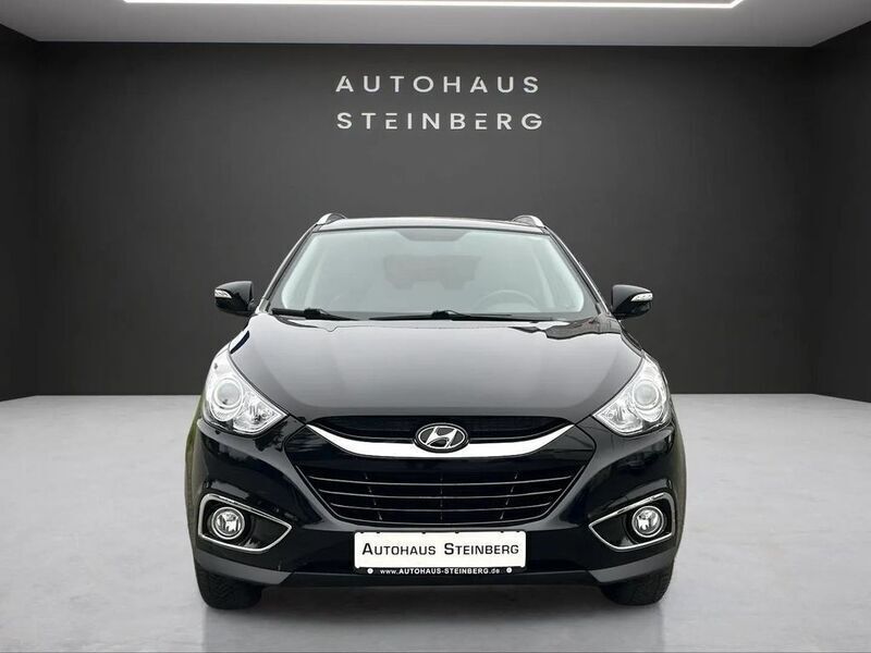 Schwarz (metallic) Gebraucht 2012 Hyundai ix35 Style SUV | 13.950 € (Etwas zu teuer) - Bild 1/4