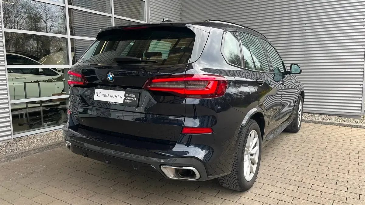 Gebraucht BMW X5 Efficient Dynamics 286 PS (210 kW) 2023 Carbonschwarz metallic SUV