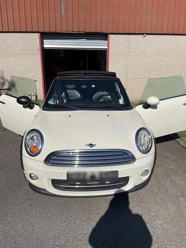Second-hand Mini Cooper Cabriolet 2012 Alb Cabrio