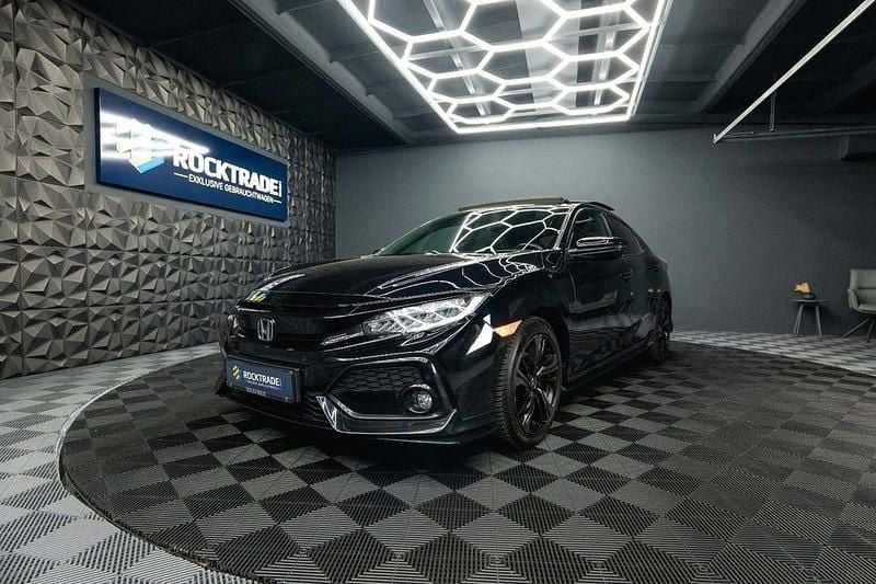 Schwarz Gebraucht 2018 Honda Civic Black Edition Limousine | 15.990 € (Guter Preis) - Bild 1/4