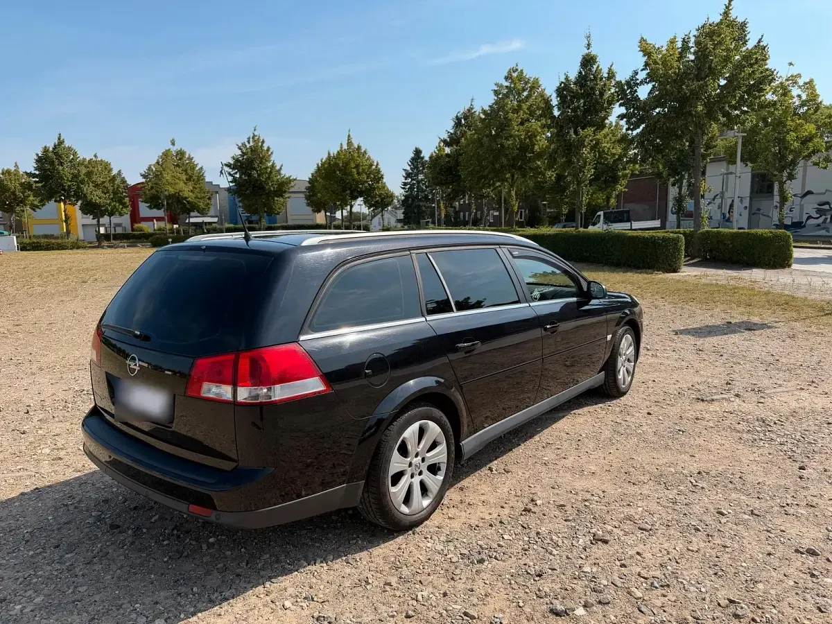 Gebraucht Opel Vectra 140 PS (102 kW) 2008 Schwarz Kombi