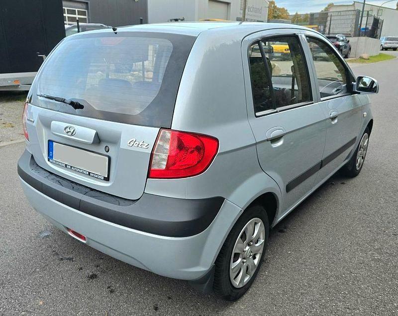 Gebraucht Hyundai Getz 67 PS (49 kW) 2009 Silber Kleinwagen