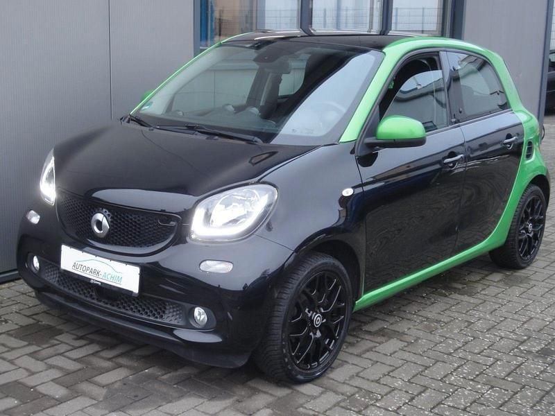 Gebraucht Smart ForFour Electric Drive 60 kW (82 PS) 2018 Schwarz Kleinwagen