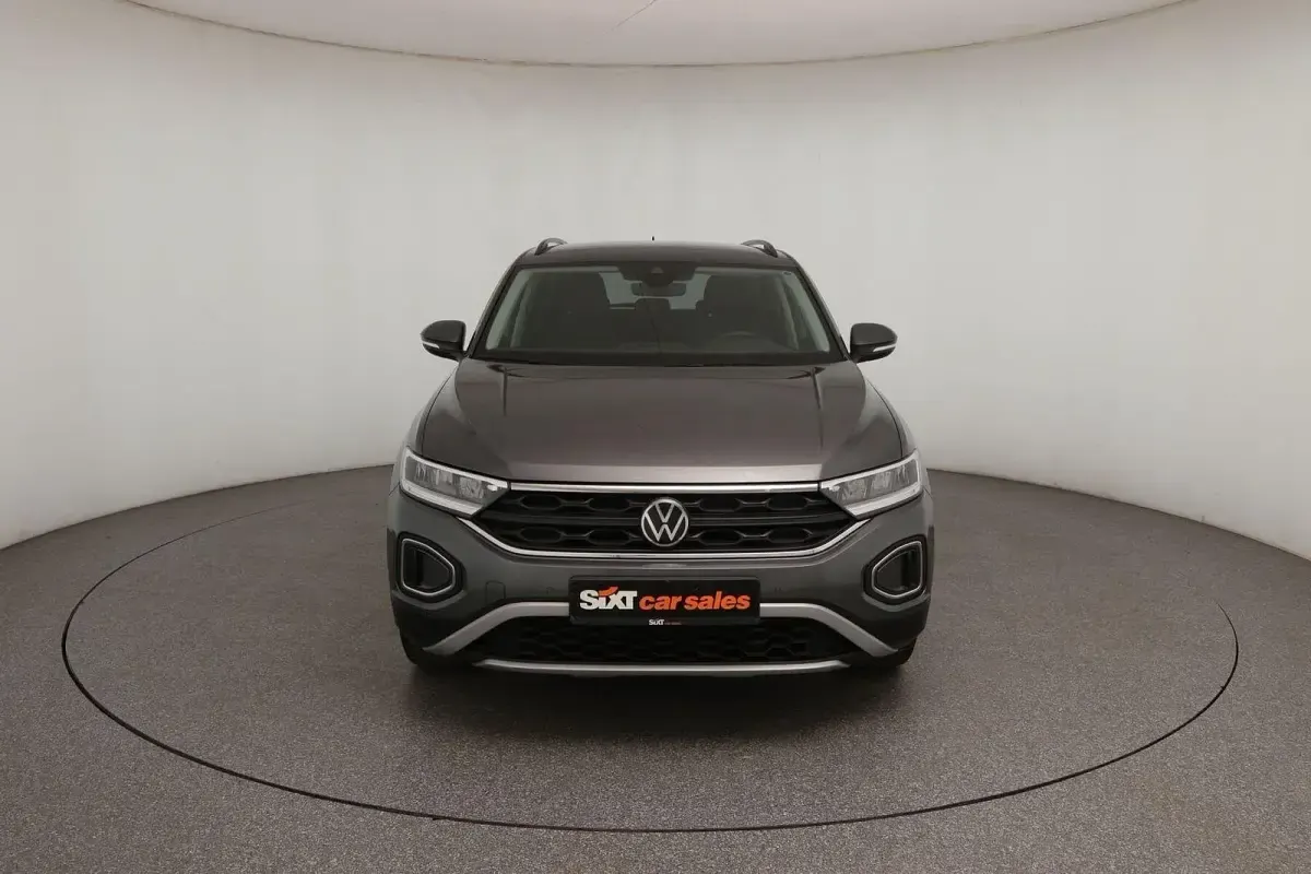 Second-hand VW T-Roc Life 110 CP (80 kW) 2023 Gri SUV