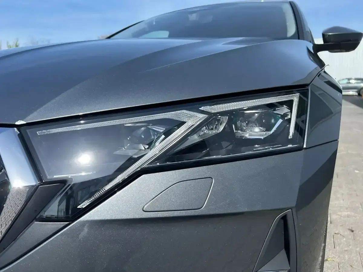 Neu Skoda Octavia 150 PS (110 kW) 2025 Grau Kombi