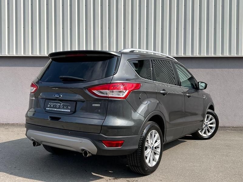 Gebraucht Ford Kuga Titanium 150 PS (110 kW) 2016 Grau SUV