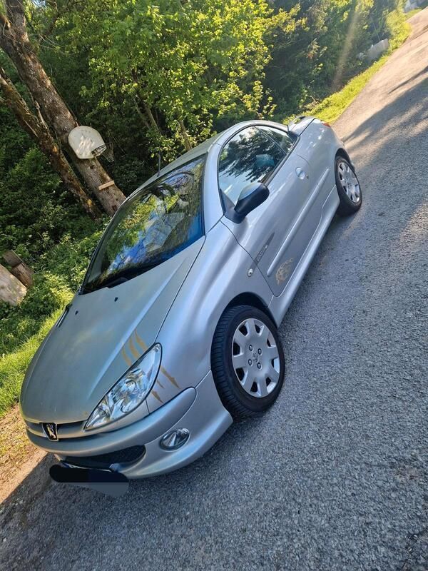 Silber Gebraucht 2005 Peugeot 206 CC Cabrio | 1.700 € (Fairer Preis) - Bild 1/4