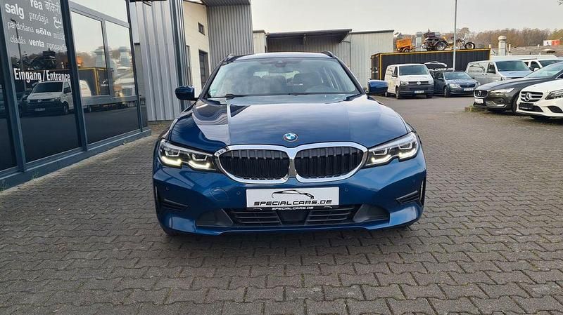 Gebraucht BMW 320 Advantage 190 PS (139 kW) 2021 Blau Limousine