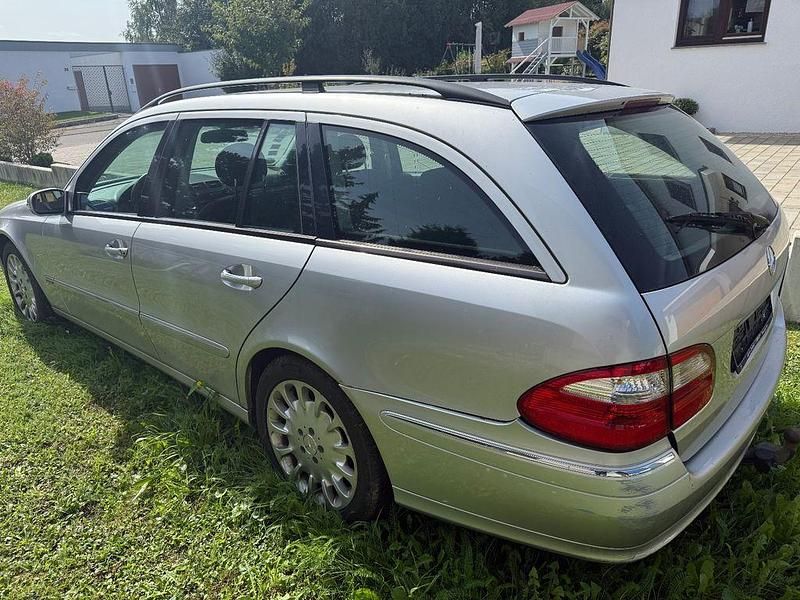 Gebraucht Mercedes E280 177 PS (130 kW) 2005 Silber Kombi
