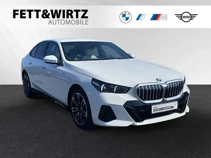 Gebraucht BMW 550e M Sport 489 PS (359 kW) 2025 Limousine