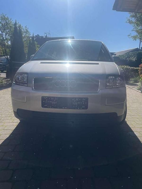 Usata Audi A2 75 CV (55 kW) 2002 Argento Utilitaria