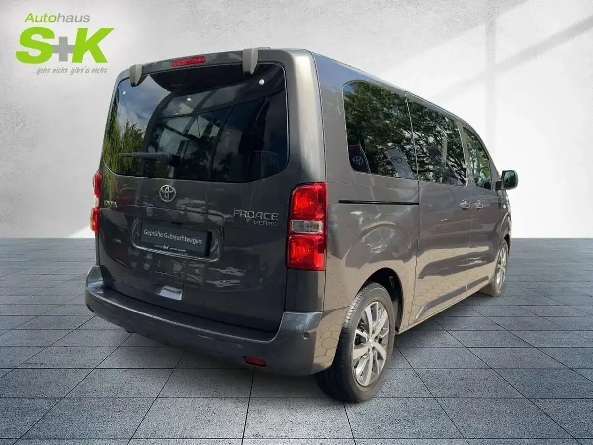 Gebraucht Toyota Proace Verso Team 177 PS (130 kW) 2020 Basaltgrau metallic Kombi