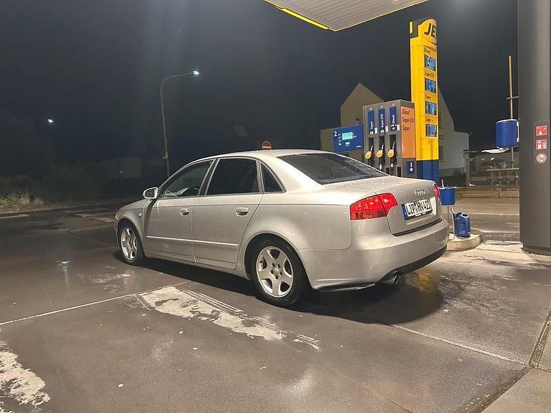 Silber Gebraucht 2006 Audi A4 Limousine | 4.000 € (Fairer Preis) - Bild 1/4