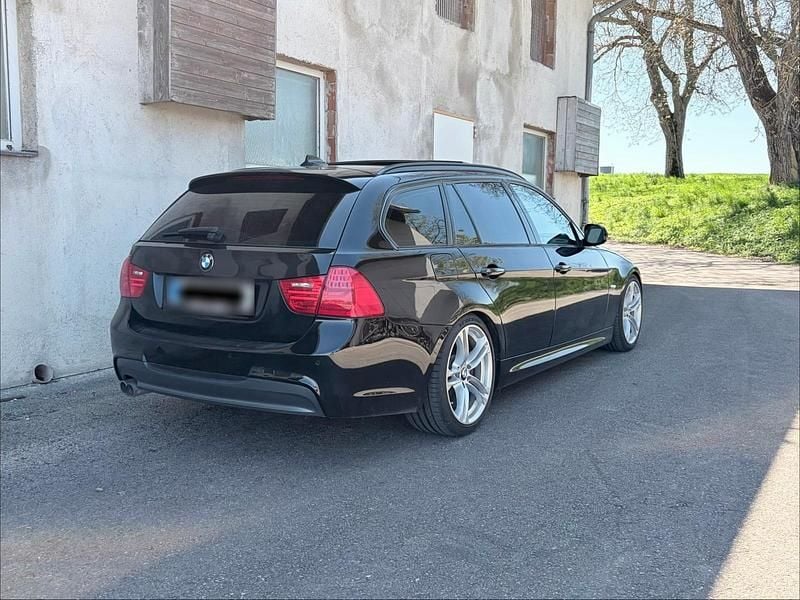 Używany BMW 330 Performance 245 KM (180 kW) 2010 Czarny Kombi