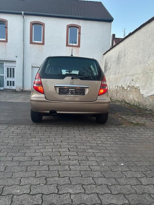 Gebraucht Mercedes A150 95 PS (69 kW) 2006 Gold Limousine