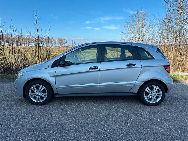 Usata Mercedes B150 95 CV (69 kW) 2006 Argento Monovolume