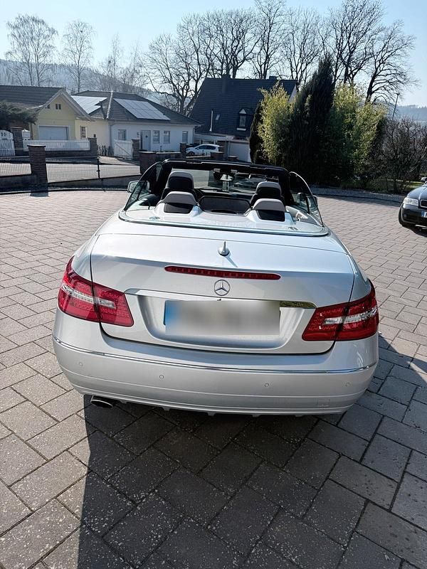 Gebraucht Mercedes E220 170 PS (125 kW) 2012 Silber Cabrio