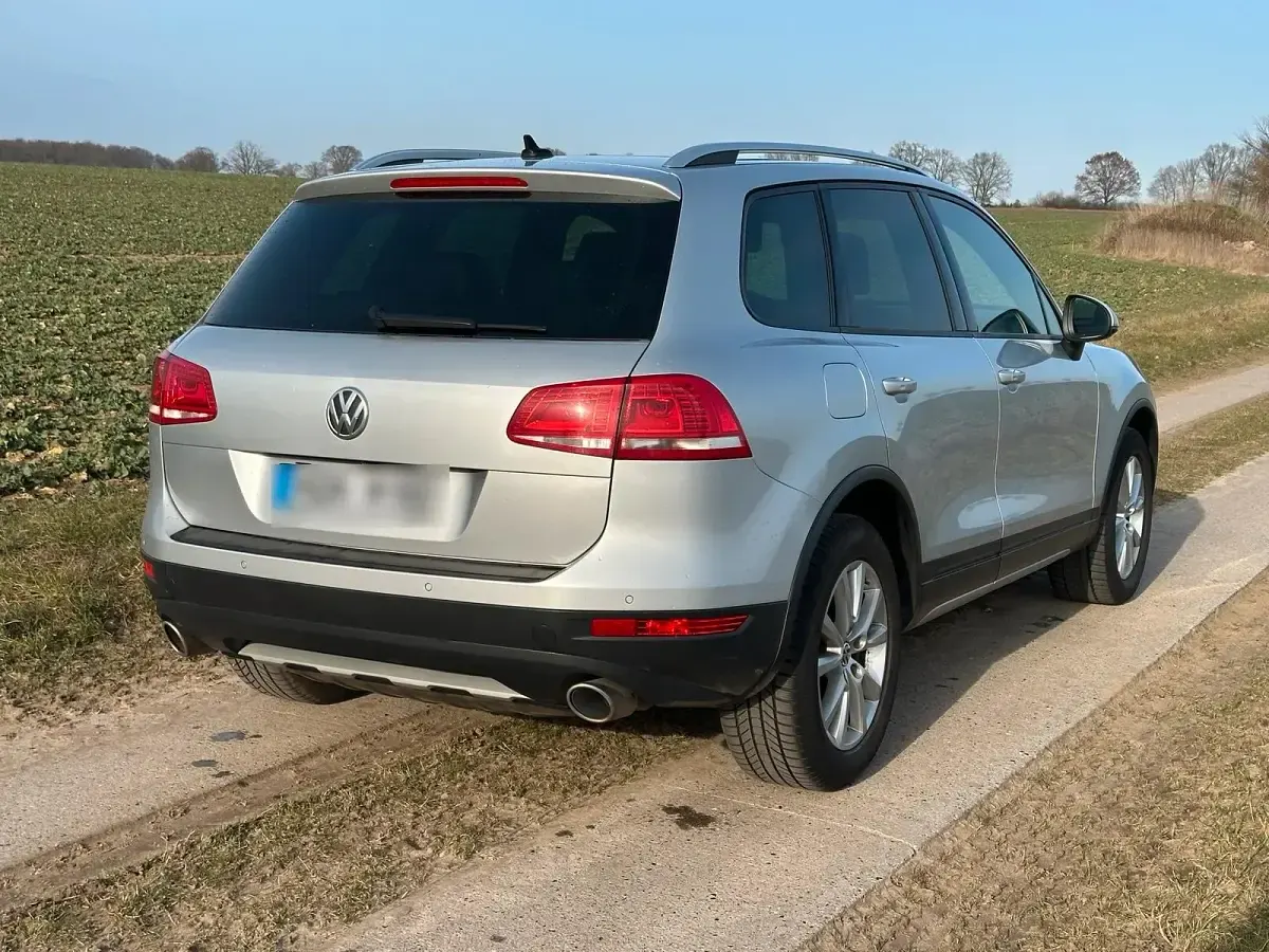 Gebraucht VW Touareg 245 PS (180 kW) 2013 Silber SUV