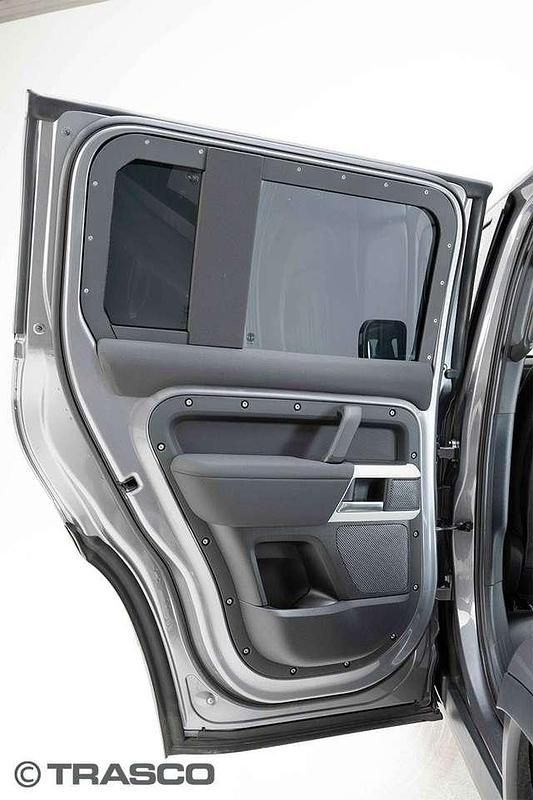 Neu Land Rover Defender 426 PS (313 kW) 2025 1df (eiger grey) SUV