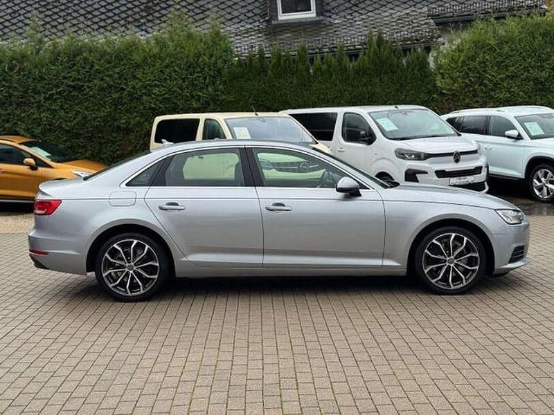 Gebraucht Audi A4 Basis 150 PS (110 kW) 2018 Andere Limousine