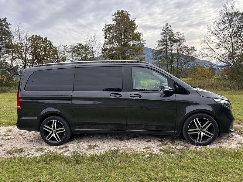 Grau Gebraucht 2020 Mercedes V250 Edition Van / Kleinbus | 36.500 € (Fairer Preis) - Bild 1/4