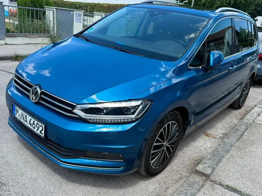 Gebraucht VW Touran Highline 150 PS (110 kW) 2019 Blau Van / Kleinbus