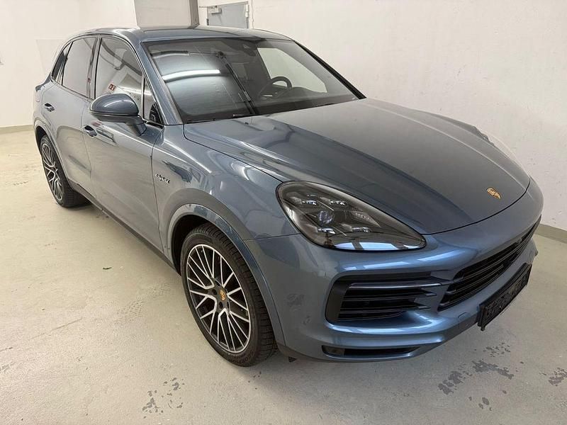 Blau Gebraucht 2019 Porsche Cayenne SUV | 59.999 € (Teuer) - Bild 1/4
