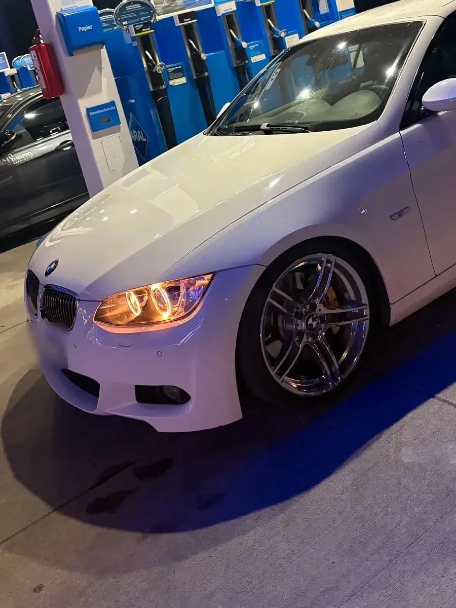 Gebraucht BMW 335 Cabriolet 306 PS (225 kW) 2008 Weiß Cabrio