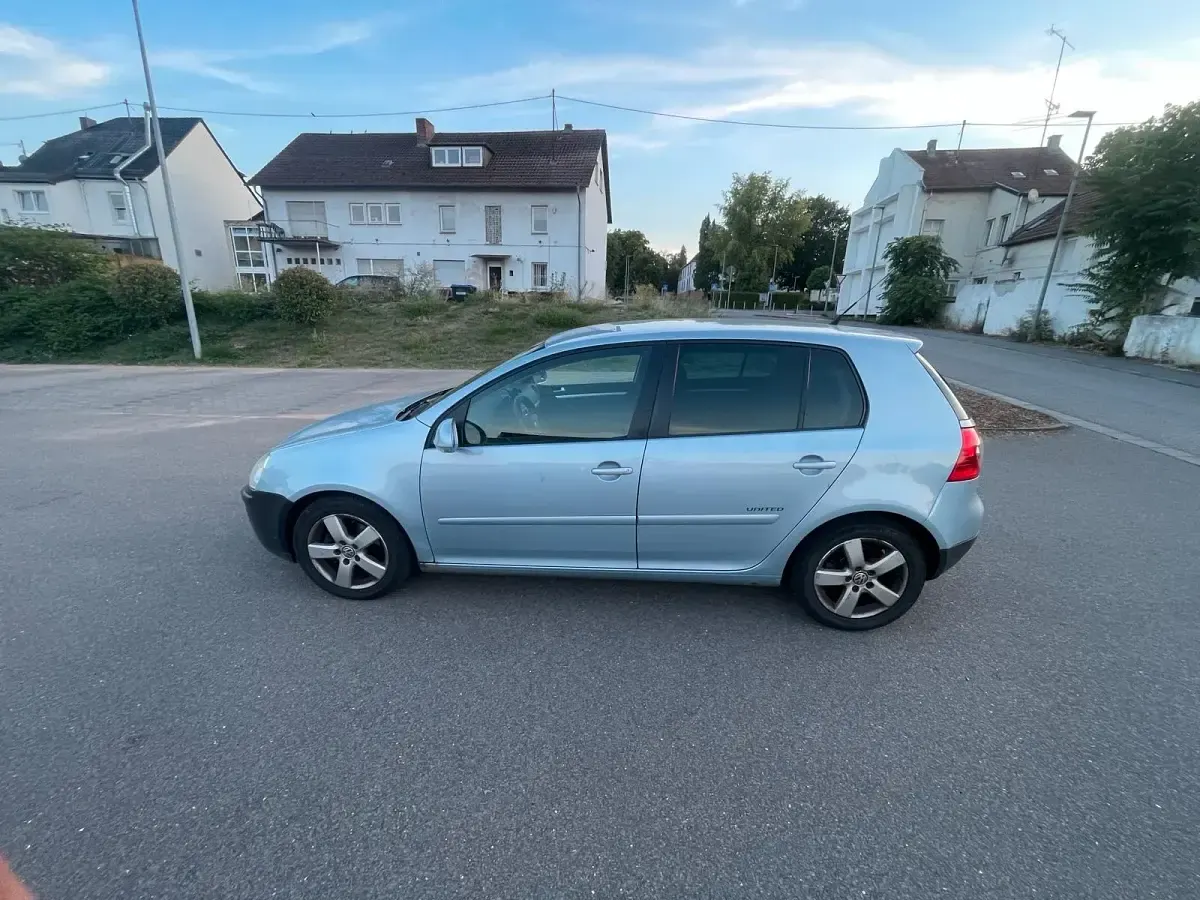 Gebraucht VW Golf VI 122 PS (89 kW) 2008 Blau Kleinwagen