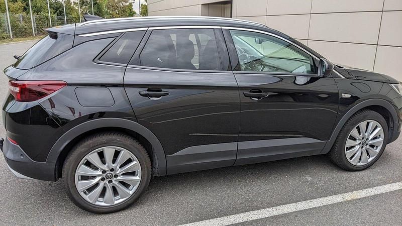 Schwarz Gebraucht 2020 Opel Grandland X Ultimate SUV | 16.300 € (Fairer Preis) - Bild 1/4