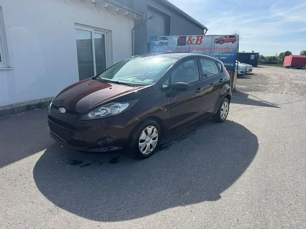 Gebraucht Ford Fiesta Trend 82 PS (60 kW) 2010 Rot Limousine