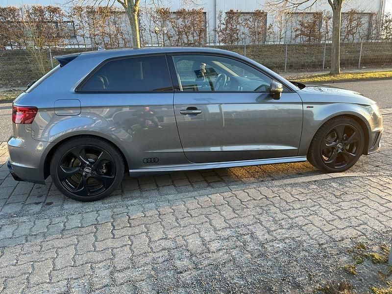 Gebraucht Audi A3 S-Line 150 PS (110 kW) 2014 Grau Limousine