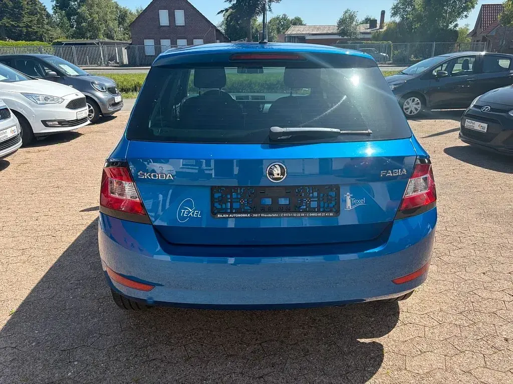 Gebraucht Skoda Fabia Ambition 75 PS (55 kW) 2019 Blau Kleinwagen