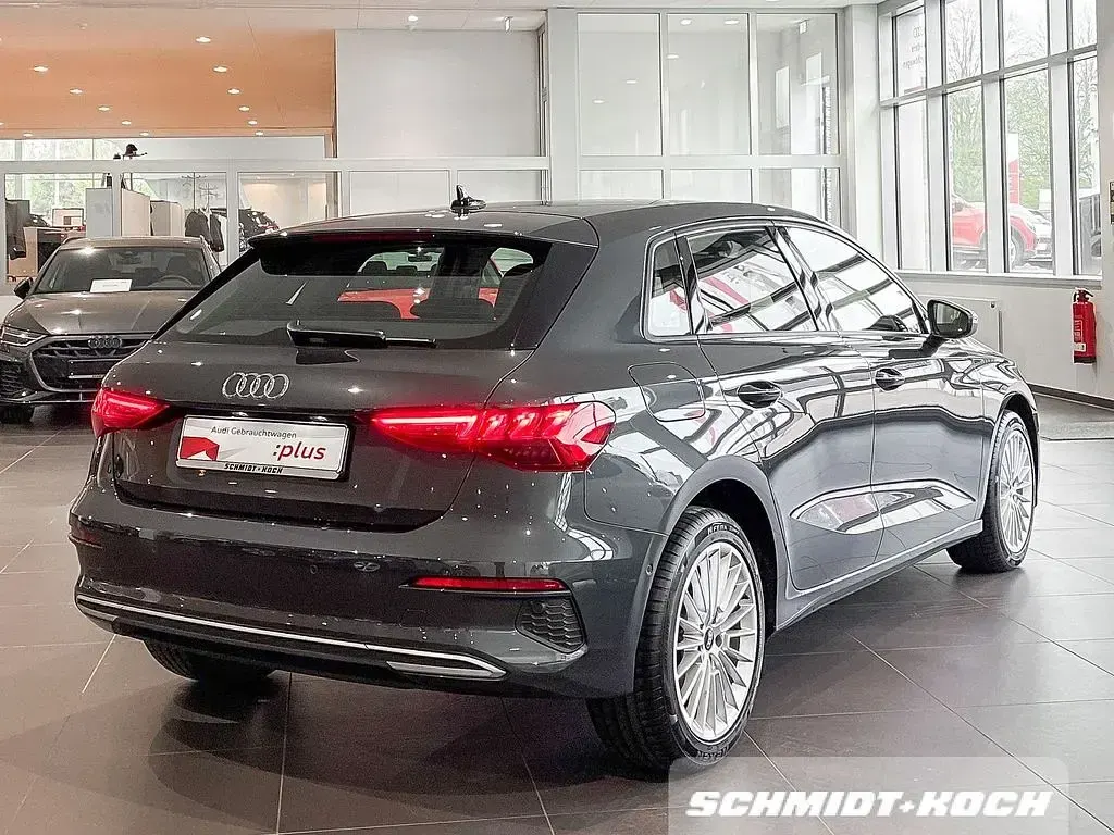 Gebraucht Audi A3 Advanced 110 PS (80 kW) 2023 Manhattangrau metallic Limousine