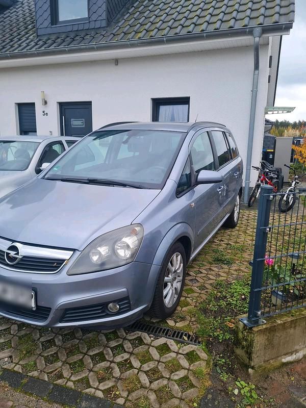 Silber Gebraucht 2007 Opel Zafira Sport Limousine | 3.400 € (Fairer Preis) - Bild 1/4