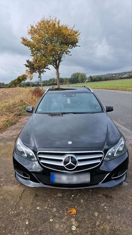 Gebraucht Mercedes E220 170 PS (125 kW) 2013 Schwarz Kombi
