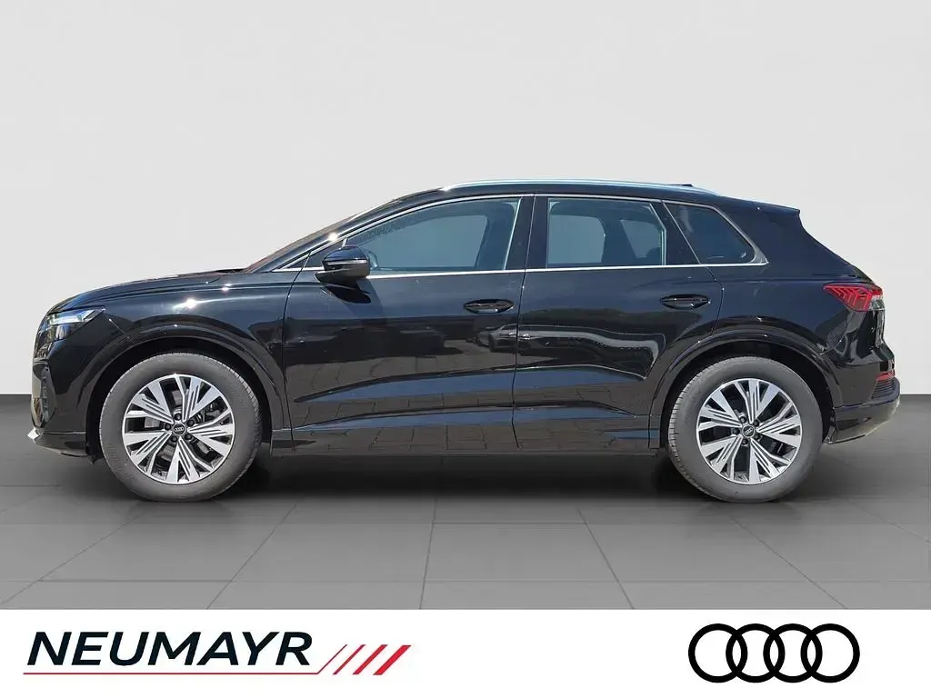 Gebraucht Audi Q4 e-tron Ambiente 194 kW (265 PS) 2023 Mythosschwarz metallic SUV