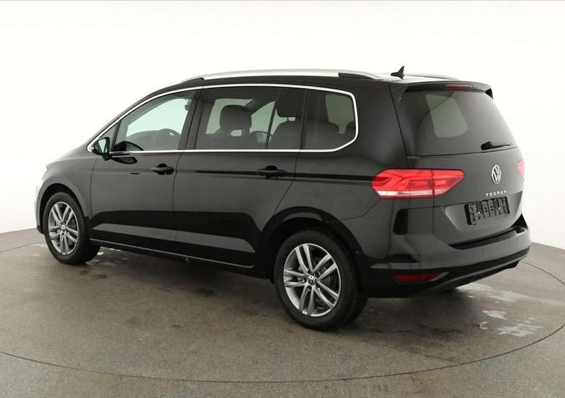 Neu VW Touran Comfortline 150 PS (110 kW) 2025 Grenadillschwarz meta... Van / Kleinbus