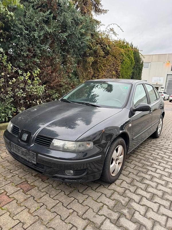 Schwarz Gebraucht 2003 Seat Leon Limousine | 750 € (Guter Preis) - Bild 1/4