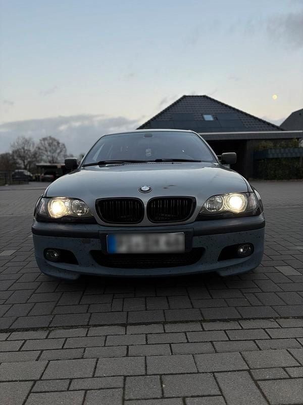 Gebraucht BMW 320 Basis 150 PS (110 kW) 2004 Grau Limousine