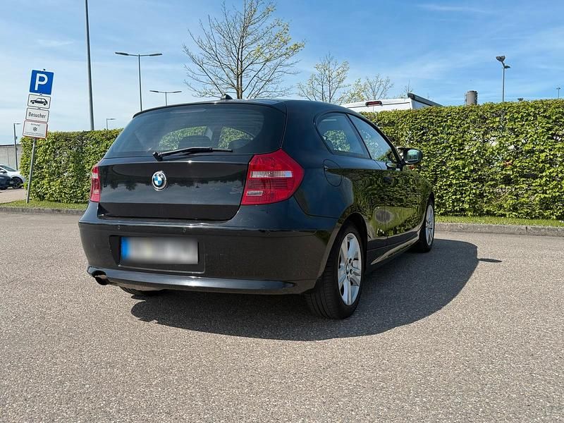 Używany BMW 116 122 KM (89 kW) 2010 Czarny Hatchback