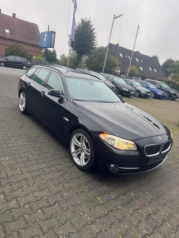 Schwarz Gebraucht 2012 BMW 525 Kombi | 6.800 € (Superpreis) - Bild 1/4