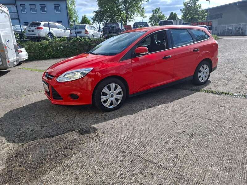 Racerot Gebraucht 2014 Ford Focus Ambiente Kombi | 4.999 € (Guter Preis) - Bild 1/4