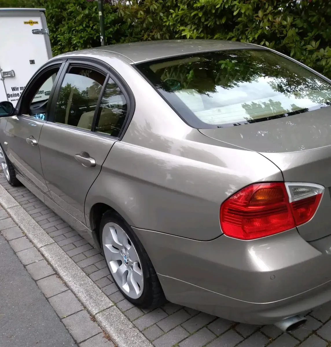 Gebraucht BMW 320 170 PS (125 kW) 2009 Gold Limousine