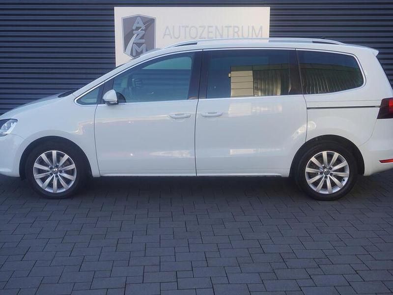 Gebraucht VW Sharan Highline 150 PS (110 kW) 2020 Sonderlackierung purewhite Van / Kleinbus