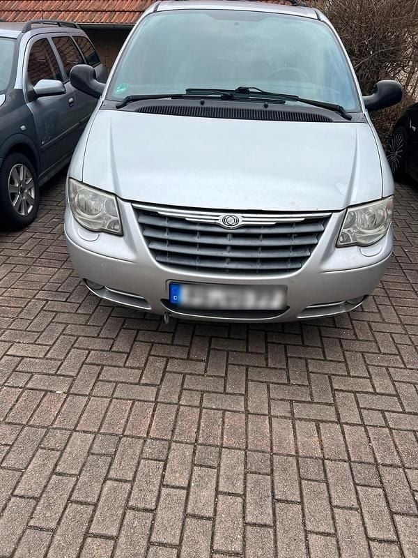 Gebraucht Chrysler Voyager 160 PS (117 kW) 2006 Silber Van / Kleinbus