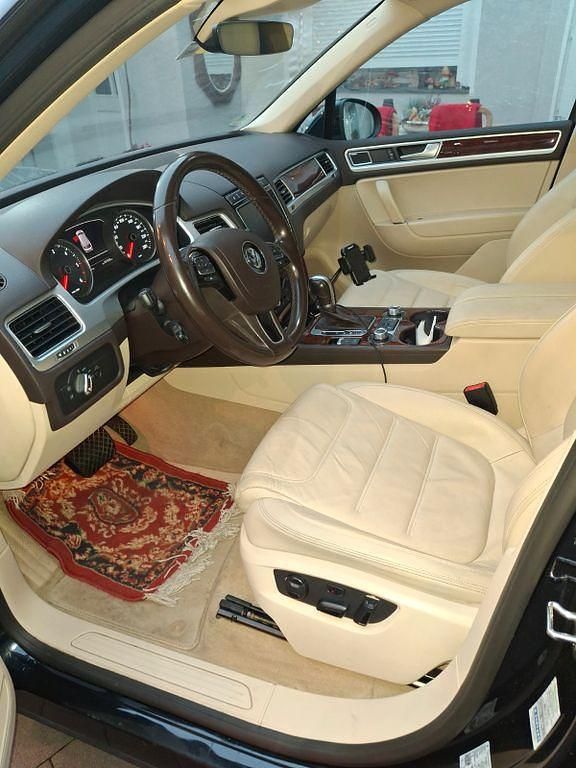 Blau Gebraucht 2016 VW Touareg Exclusive SUV | 21.000 € (Guter Preis) - Bild 1/4