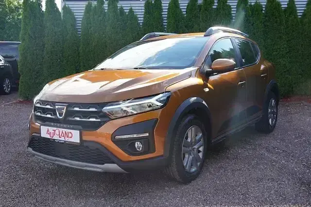 Gebraucht Dacia Sandero Stepway 91 PS (66 kW) 2022 Atacamaorangemet. SUV