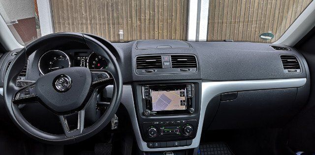 Gebraucht Skoda Yeti Ambition 110 PS (80 kW) 2016 Grau metallic SUV