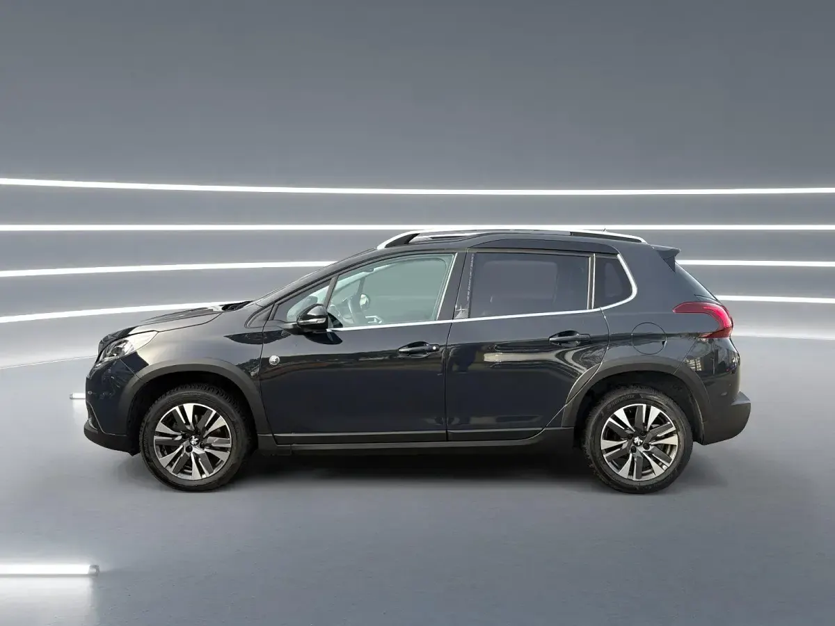 Gebraucht Peugeot 2008 Crossway 110 PS (80 kW) 2018 Grau SUV